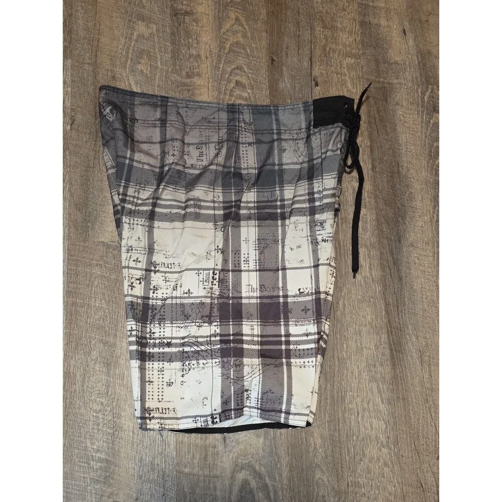 Machine Ornamental Board Shorts Men's Size 36 Eagle Shield Black White Swimming